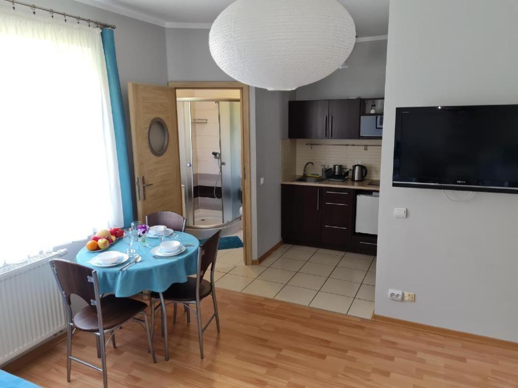 Bela - Pokoje Z Aneksami I Apartamenty كولوبرزيغ المظهر الخارجي الصورة